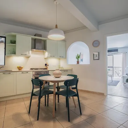 Stylish 3 Bedroom - St. Julians - 5 Mins From Balluta Bay